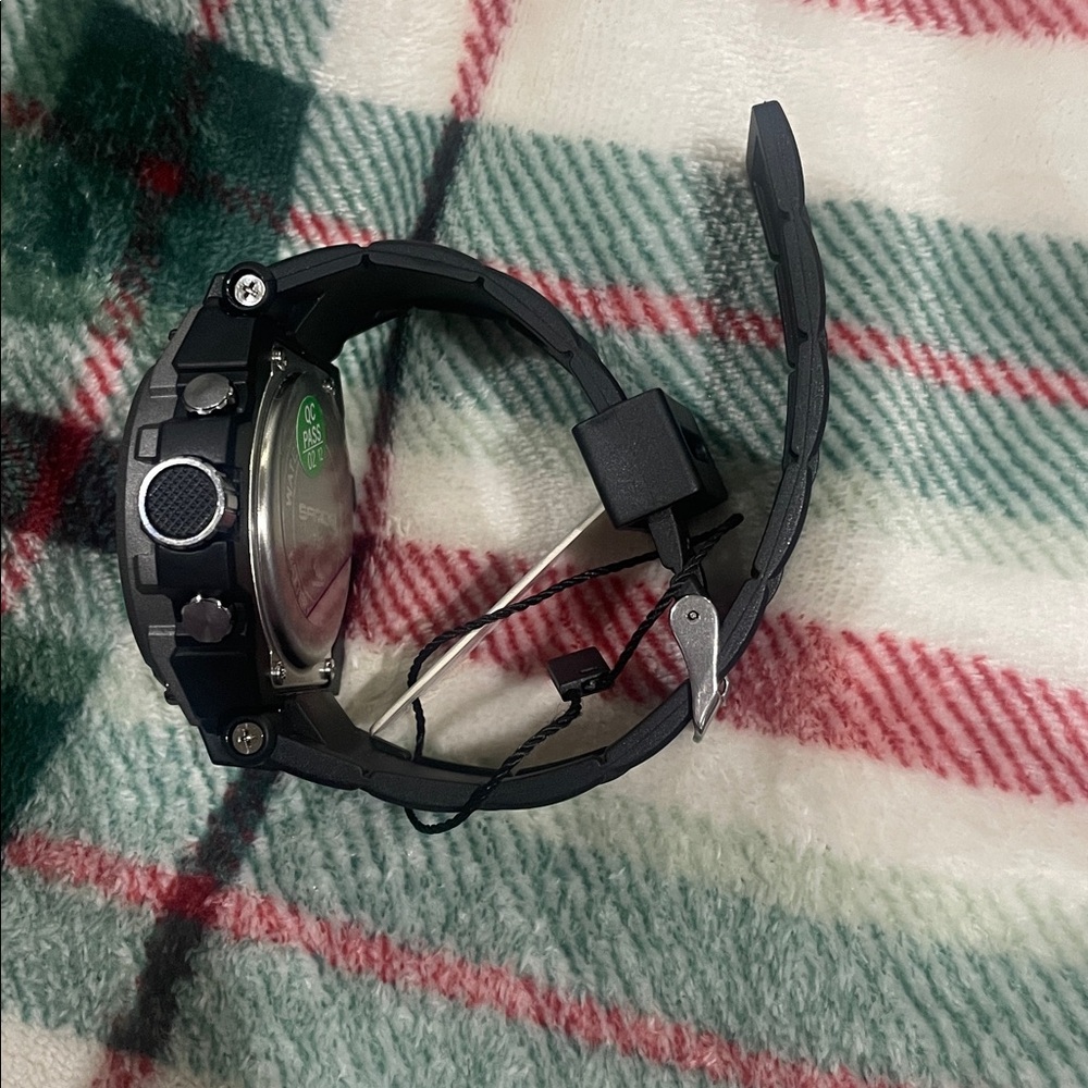 Men’s Watch - Picture 2 of 4